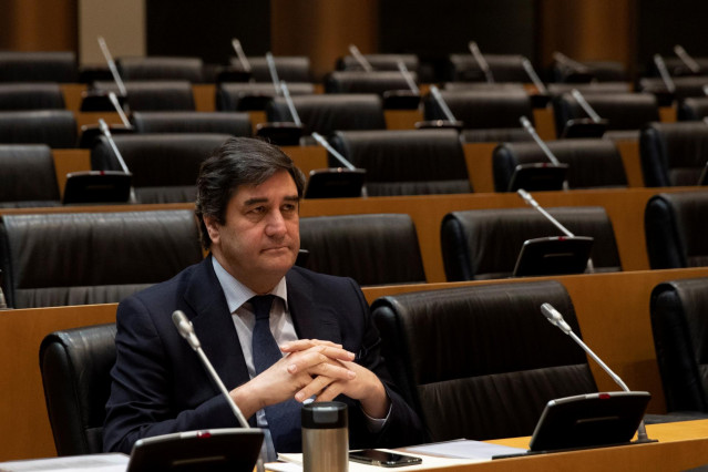 El portavoz adjunto del Grupo Popular en el Congreso, José Ignacio Echániz, durante la intervención del ministro de Sanidad, Salvador Illa, en  Madrid (España), a 26 de marzo de 2020.