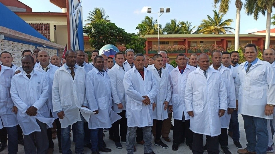 Brigada de médicos y enfermeros cubanos enviados a Lombardía, Italia, para combatir el coronavirus