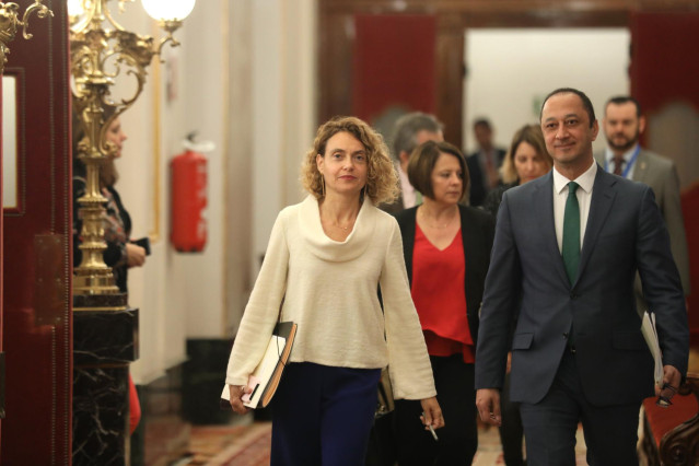 La presidenta del Congreso, Meritxell Batet (PSOE) y el vicepresidente primero, Alfonso Rodríguez Gómez de Celis (PSOE)