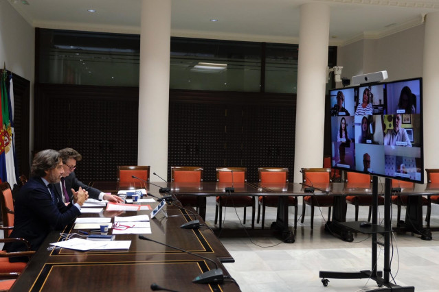 El presidente del Parlamento, Gustavo Matos