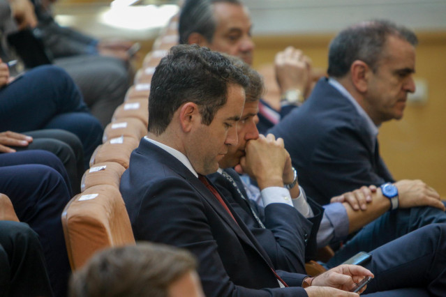 El secretario general del PP, Teodoro García Egea;el vicesecretario Territorial del PP, Antonio González Terol; y el secretario general del PSOE en Madrid, José Manuel Franco, el debate investidura a la Presidencia de la Comunidad de Madrid.
