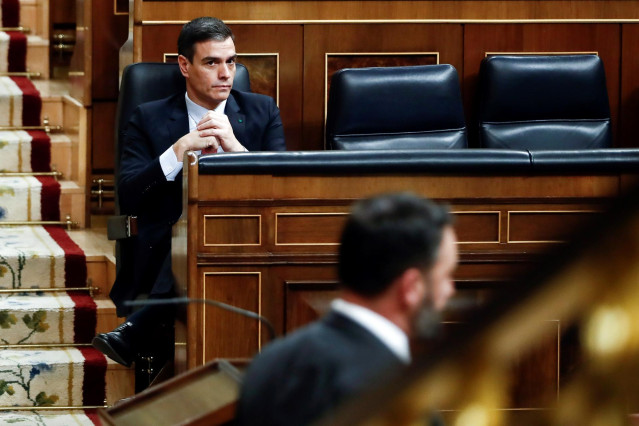 El presidente del Gobierno, Pedro Sánchez, tras la intervención de Santiago Abascal en el pleno del Congreso que se celebra hoy miércoles en Madrid. Además de la convalidación de los decretos económicos para paliar las consecuencias sociales de la pandemi