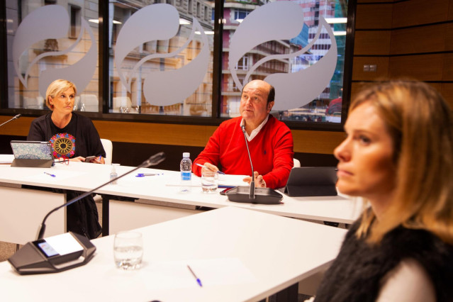 Reunión del EBB del PNV por videoconferencia en la sede de Sabin Etxea de Bilbao