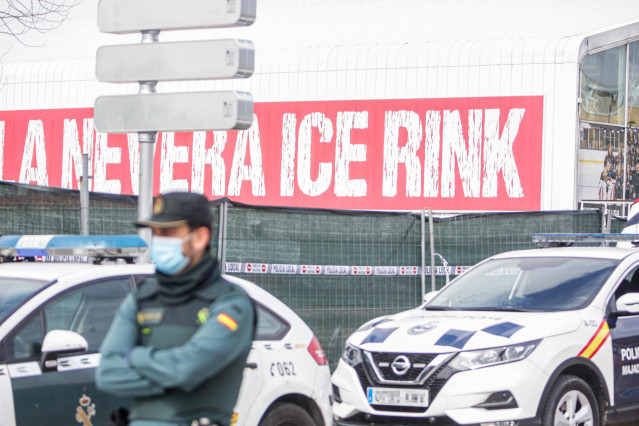 Un agente de la Guardia Civil protegido con mascarilla