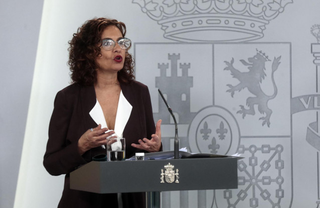 La ministra de Hacienda y portavoz del Gobierno, María Jesús Montero, durante una rueda de prensa tras el Consejo de Ministros, en el Palacio de la Moncloa, en Madrid (España) a 7 de abril de 2020.