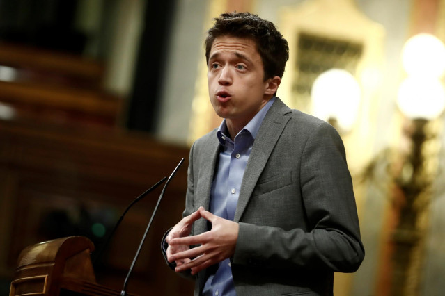 El líder de Más País, Íñigo Errejón, interviene durante el pleno celebrado en  el Congreso para la prórroga del estado de alarma. Madrid,  25 de marzo de 2020.
