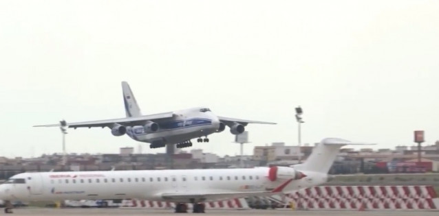 Llegada del cuarto avión con material desde China a Manises