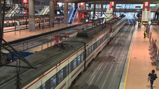 Imagen de la estación de Atocha Cercanías en el segundo día laborable con la situación de Estado de alarma.