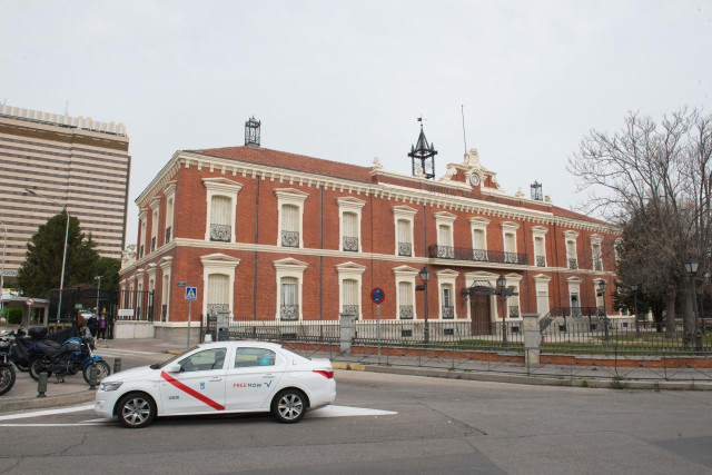 Fachada y zonas exteriores del Hospital Militar Gómez Ulla