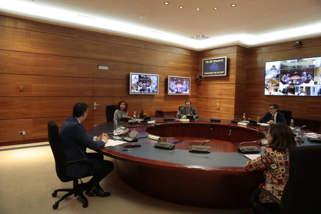 Reunión del Consejo de Ministros en el Palacio de la Moncloa para analizar los posibles Pactos de la Moncloa que se podrían hacer efectivos en las próximas semanas, en Madrid (España) a 14 de abril de 2020.