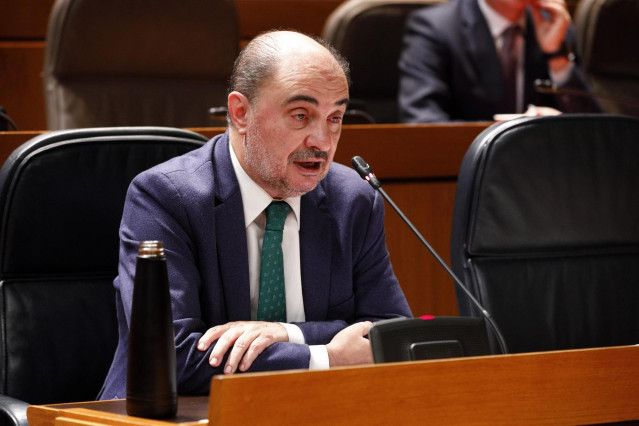 El presidente de Aragón, Javier Lambán, durante su comparecencia ante el pleno de las Cortes de Aragón para hablar de la pandemia del coronavirus.