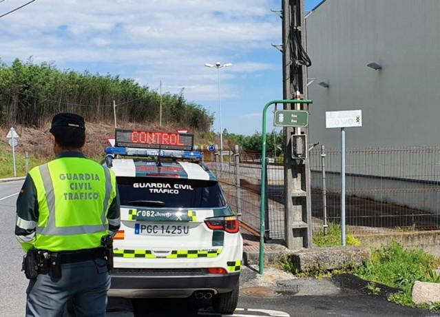 Control de la Guardia Civil durante el estado de alarma en la provincia de Pontevedra.