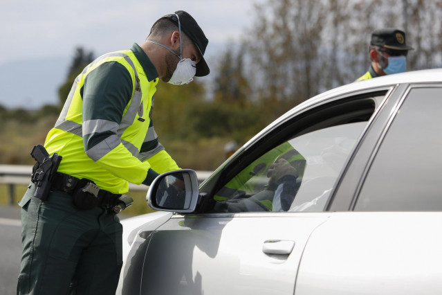 Controles de la Guardia Civil en Granada durante el puente de Semana Santa. Granada 8 de abril del 2020