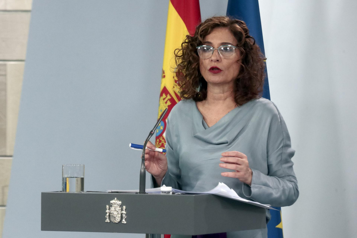La ministra de Hacienda y portavoz del Ejecutivo, María Jesús Montero, durante la rueda de prensa el 14 de abril de 2020.