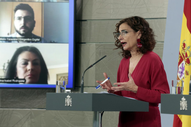 La portavoz del Gobierno, María Jesús Montero, en una ruenda de prensa en Moncloa por el Covid-19