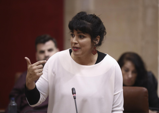 La presidenta del grupo parlamentario Adelante Andalucía, Teresa Rodríguez, en una imagen de archivo en el Parlamento andaluz.