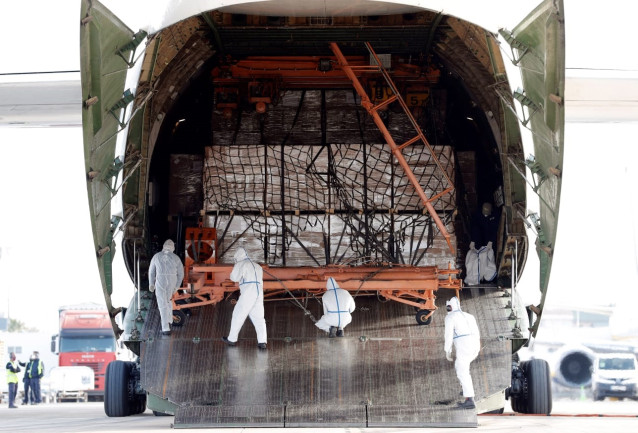 Octavo avión con material sanitario para la Comunitat
