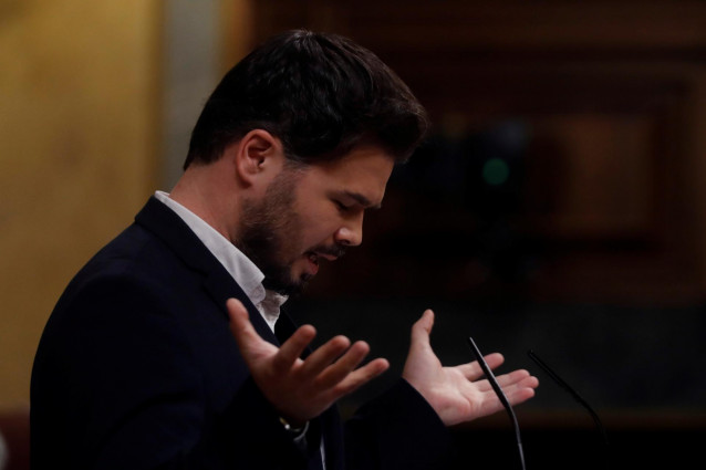 El portavoz de ERC, Gabriel Rufián, durante su intervención en el pleno del Congreso este miércoles.