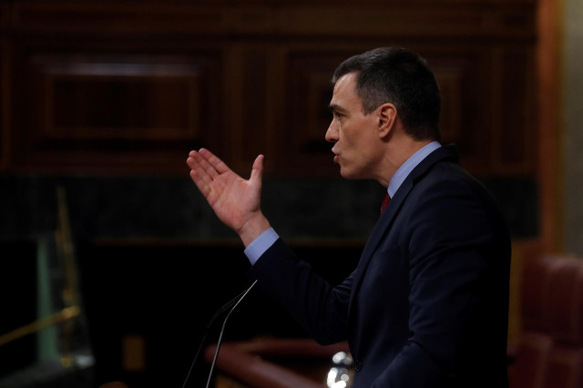 El presidente del Gobierno, Pedro Sánchez, en su comparecencia en el pleno en el Congreso que debate una nueva prórroga del estado de alarma. En Madrid, (España), a 22 de abril de 2020.