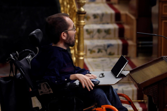 El portavoz de Unidas Podemos, Pablo Echenique, en el pleno del Congreso