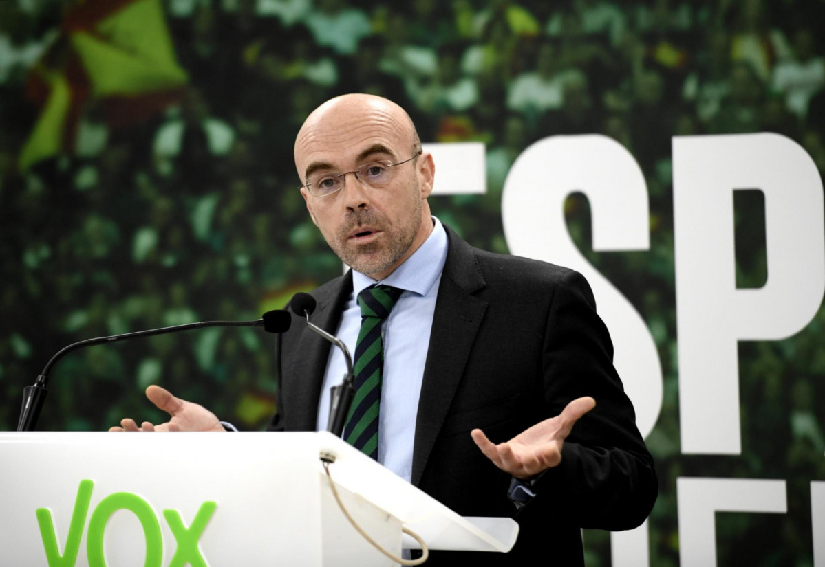 El jefe de la delegación de Vox en el Parlamento Europeo, Jorge Buxadé en rueda de prensa tras la reunión del Comité de Acción Política en la sede Nacional de Vox, en Madrid (España), a 24 de febrero de 2020.