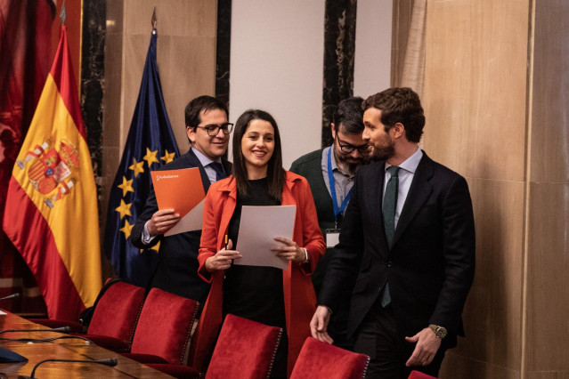 Reunión en el Congreso de los Diputados entre el presidente del PP, Pablo Casado, y la portavoz parlamentaria de Ciudadanos, Inés Arrimadas.