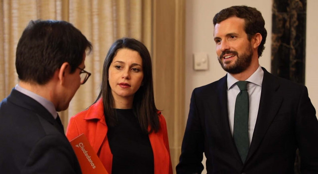 Reunión entre Casado y Arrimadas