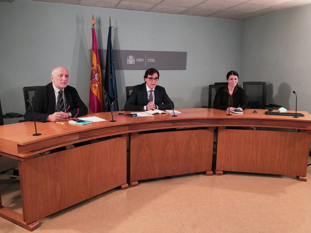 El ministro de Sanidad, Salvador Illa (c), preside por videoconferencia la reunión del Consejo Interterritorial del Sistema Nacional de Salud, en Madrid (España), a 15 de mayo de 2020.