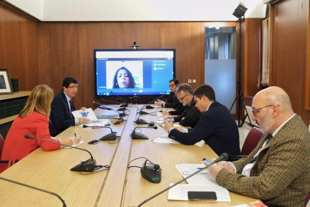 Reunión días atrás del vicepresidente de la Junta, Juan Marín, con los portavoces parlamentarios y la presidenta del Parlamento, Marta Bosquet. Imagen de archivo.