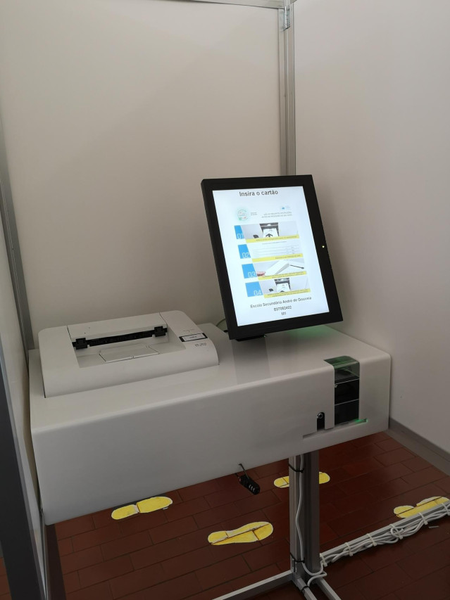 Cabina de voto electrónico