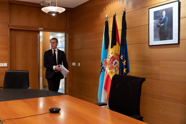O titular do Goberno galego, Alberto Núñez Feijóo, na videoconferencia co presidente do Goberno central, Pedro Sánchez, e os presidentes autonómicos.