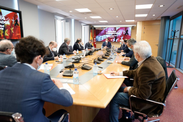 El vicepresidente, consejero de Deporte y Transparencia y Portavoz del Gobierno de la Comunidad de Madrid, Ignacio Aguado, durante su reunión con comerciantes de la Comunidad de Madrid