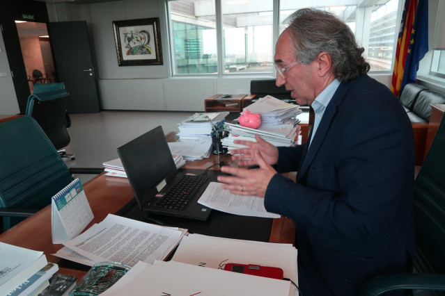 El conseller de Educación, Universidad e Investigación, Martí March, en  la reunión de la Mesa Sectorial de Educación para tratar el protocolo de desescalada en los centros educativos de Baleares a partir de la entrada de las Islas en la fase 2.