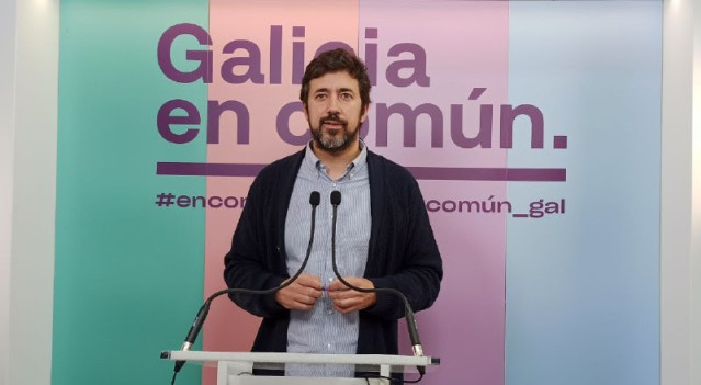 El portavoz de la coalición Galicia En Común Anova Mareas, Antón Gómez-Reino