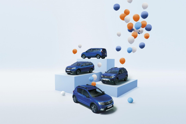 Imagen de la serie especial de vehículos de Dacia para celebrar su 15 aniversario.