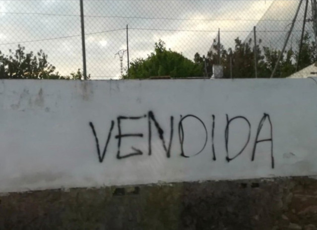 Pintada en la casa de la alcaldesa de Alborache, Paqui Collado