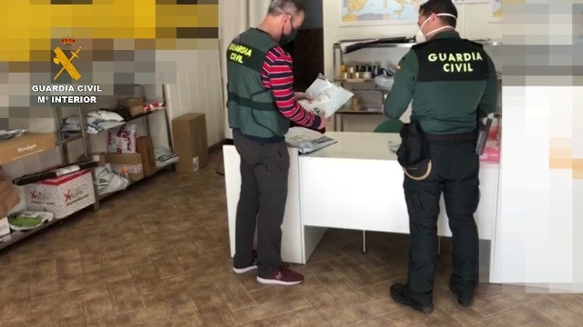 La Guardia Civil detiene a tres personas por la venta fraudulenta de material sanitario