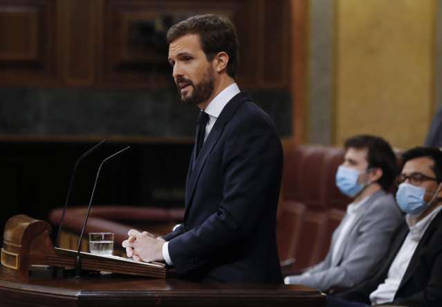 El líder del Partido Popular, Pablo Casado, interviene en el pleno del Congreso que debate este miércoles la quinta prórroga del estado de alarma.