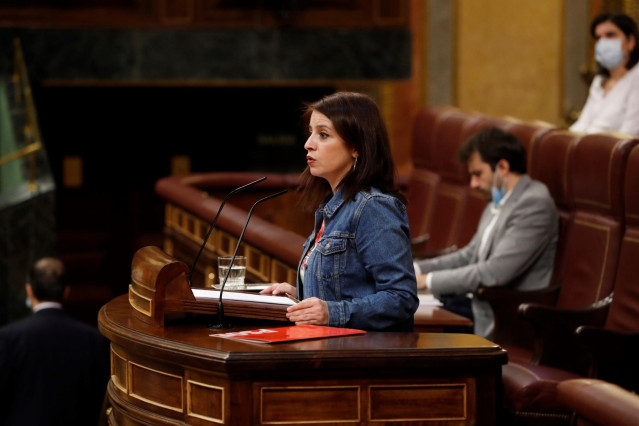 La portavoz del PSOE, Adriana Lastra, interviene en el del pleno del Congreso que debate este miércoles