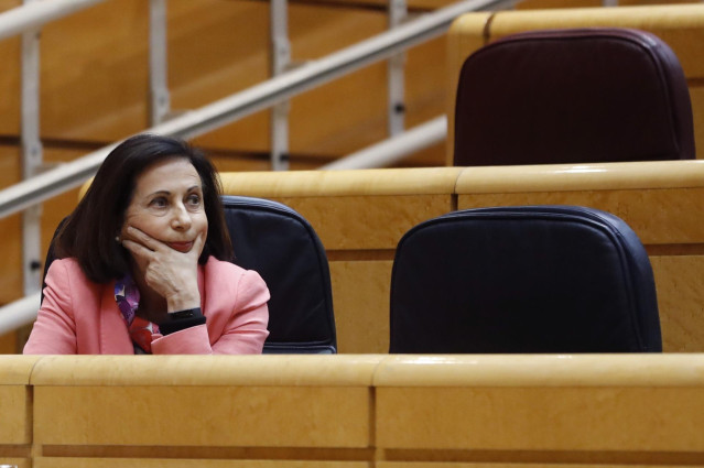 La ministra de Defensa, Margarita Robles, en el Senado