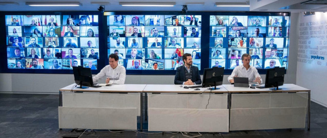 Imagen de archivo de una reunión de Teodoro García Egea, Pablo Casado y Antonio González Terol con alcaldes del PP