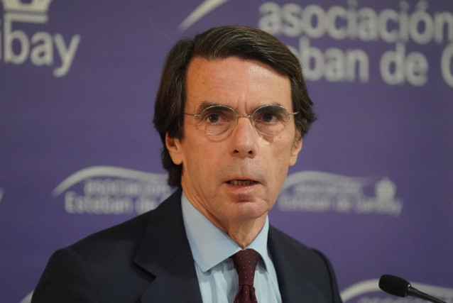 El expresidente del Gobierno, Jose María Aznar, durante su llegada a la conferencia 