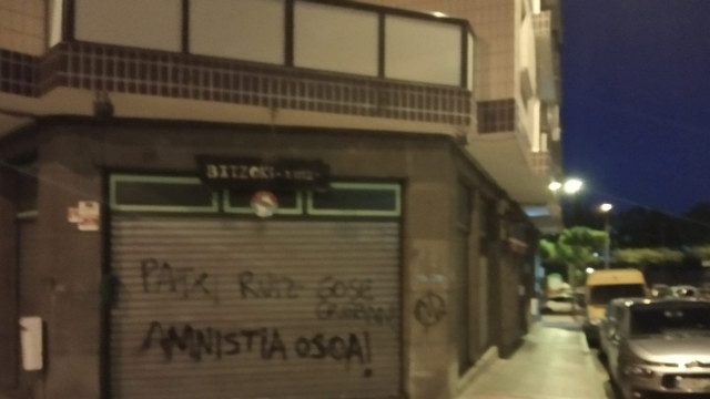 Pintadas en el batzoki de Ariz, en Basauri