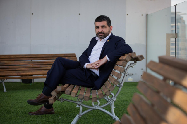 El conseller de Trabajo, Asuntos Sociales y Familias de la Generalitat de Catalunya, Chakir El Homrani, tras una entrevista de Europa Press