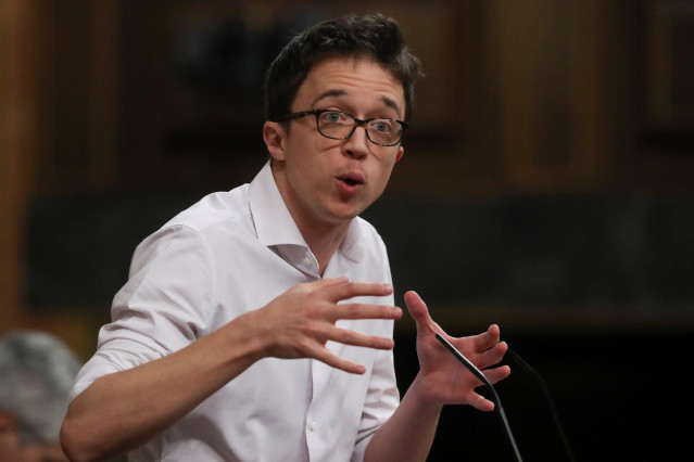 El líder de Más País, Iñigo Errejón, durante el debate este miércoles en el Congreso de la quinta prórroga del estado de alarma después de que el Gobierno rectificara ante la presión de los grupos y solicitara una ampliación de quince días y no de un mes
