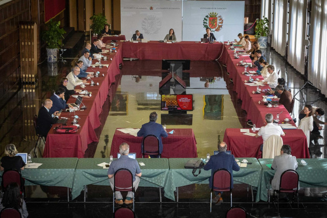 Comisisón por  el futuro de Zaragoza en plano frontal cenital