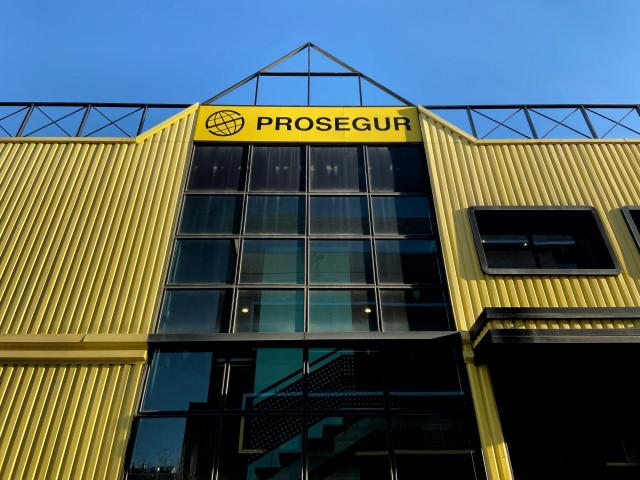 Fachada exterior de una de las sedes de la empresa de seguridad Prosegur en la Calle Pajaritos, nº 24, Madrid (España).