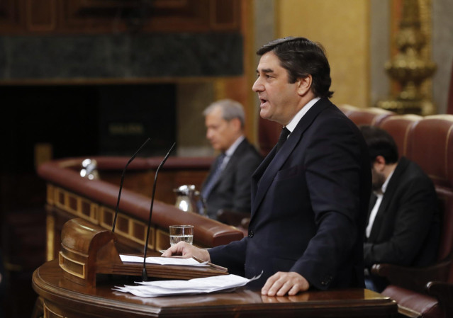 El portavoz adjunto del PP, José Ignacio Echániz, durante su intervención en la sesión de control al Gobierno en el Congreso. En Madrid (España), a 13 de mayo de 2020.