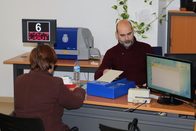 Oficina de la Policía Nacional para renovar el DNI en Huelva.