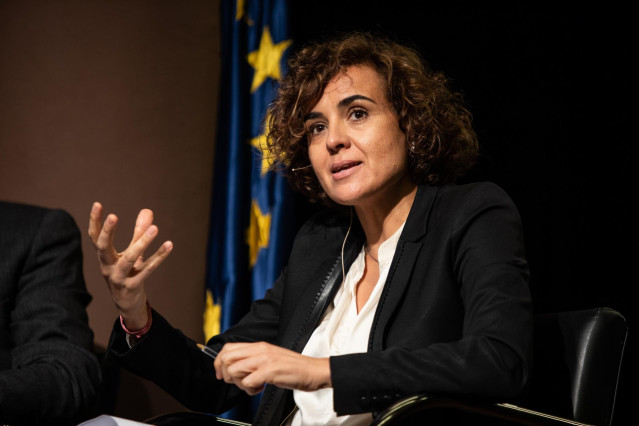 La diputada en el Parlamento Europeo por el Partido Popular, Dolors Momtserrat durante un debate con demás miembros de la Comisión de Medio Ambiente del Parlamento Europeo en la presentación del Pacto Verde Europeo en Barcelona, a 2 de marzo de 2020.